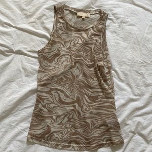 Mesh tank with pattern